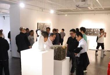 觅·境——李亮东艺术展在中国美术报艺术中心开展